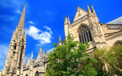 Bordeaux : Saint-Michel et Sainte-Croix, entre histoires insolites et patrimoine