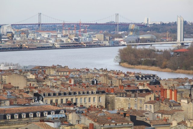 La Garonne et le port de la Lune